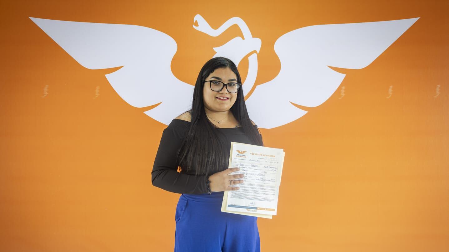 La alcaldesa electa ya recibió su constancia como nueva integrante del partido naranja.