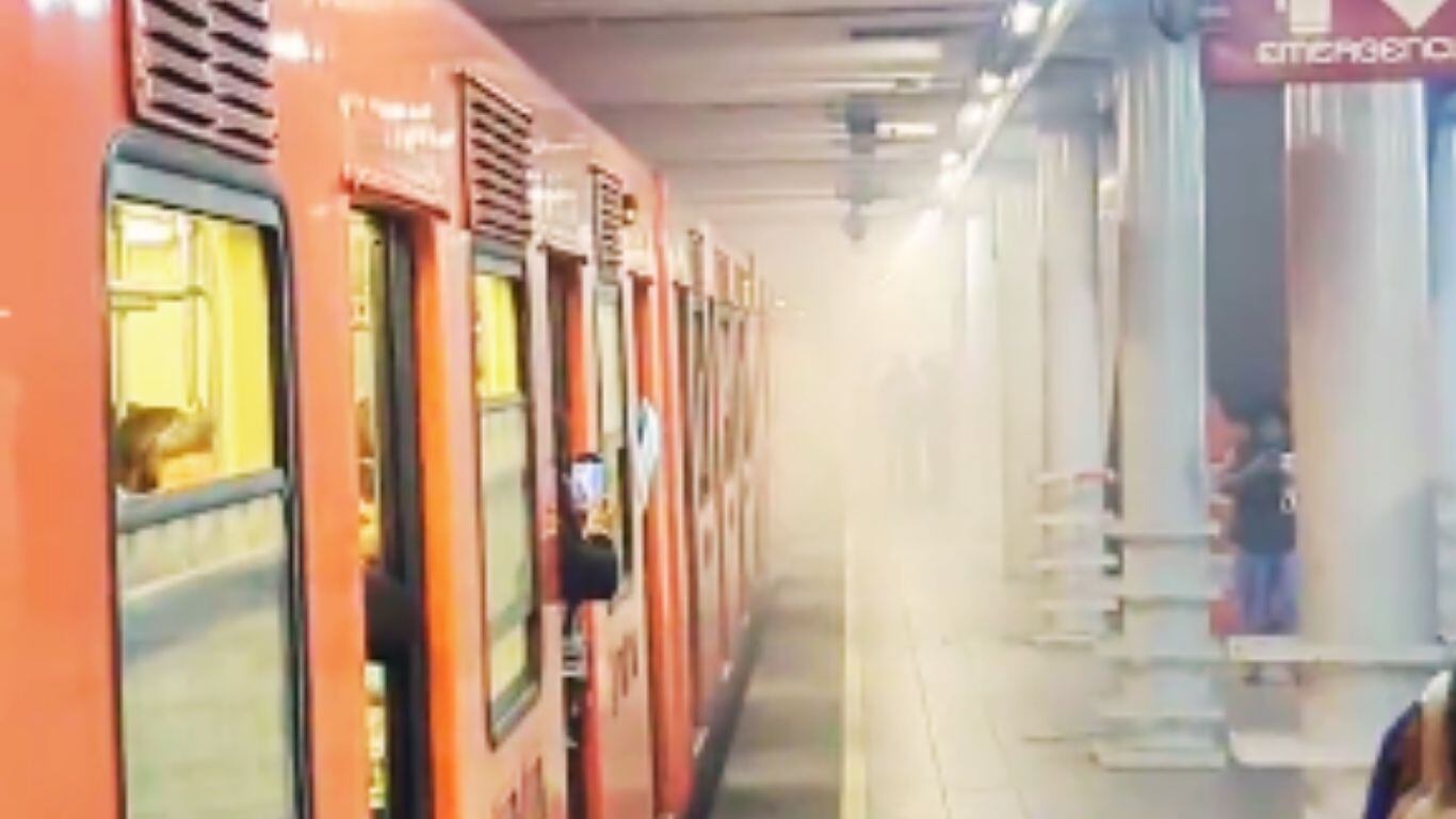 Presencia de humo en la estación Bellas Artes