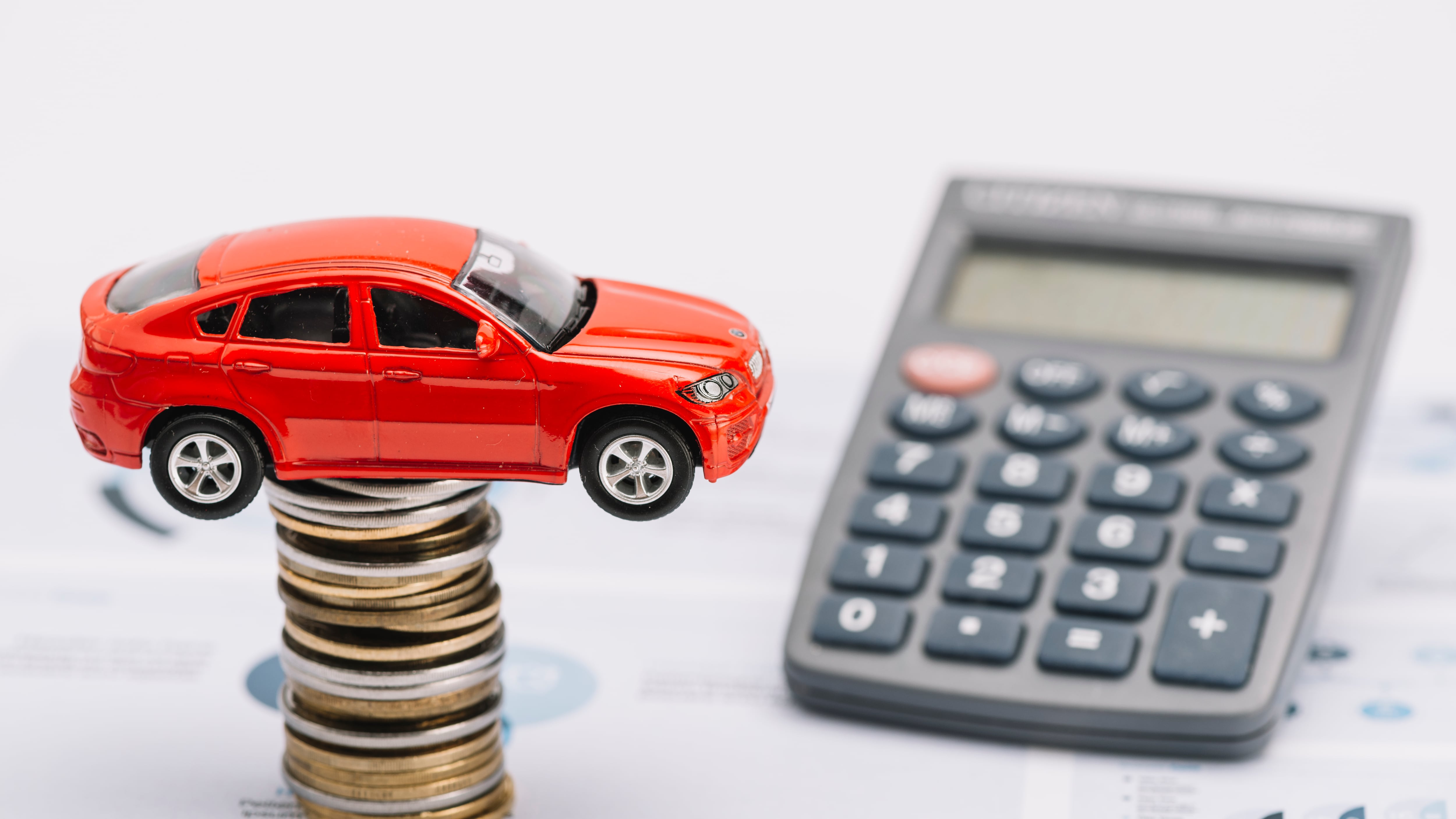 Un crédito automotriz puede facilitarte la compra de un auto sin desestabilizar tus finanzas. Foto: Freepik.