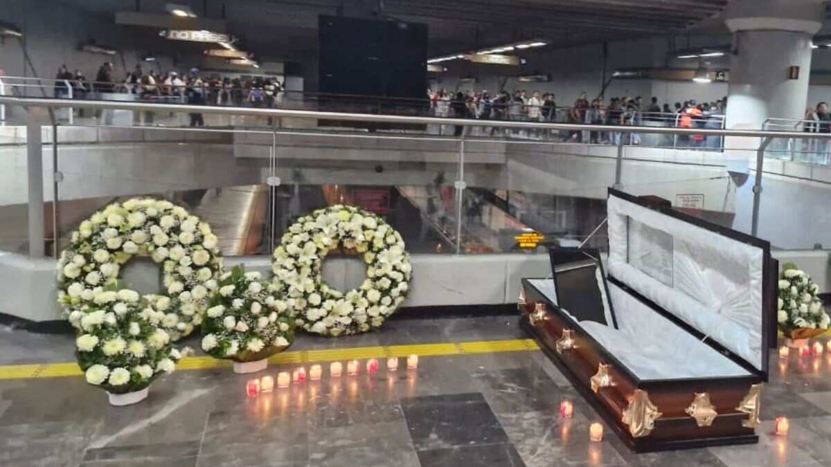 Con ataúd en el Metro exigen justicia a tres años del colapso de la Línea 12