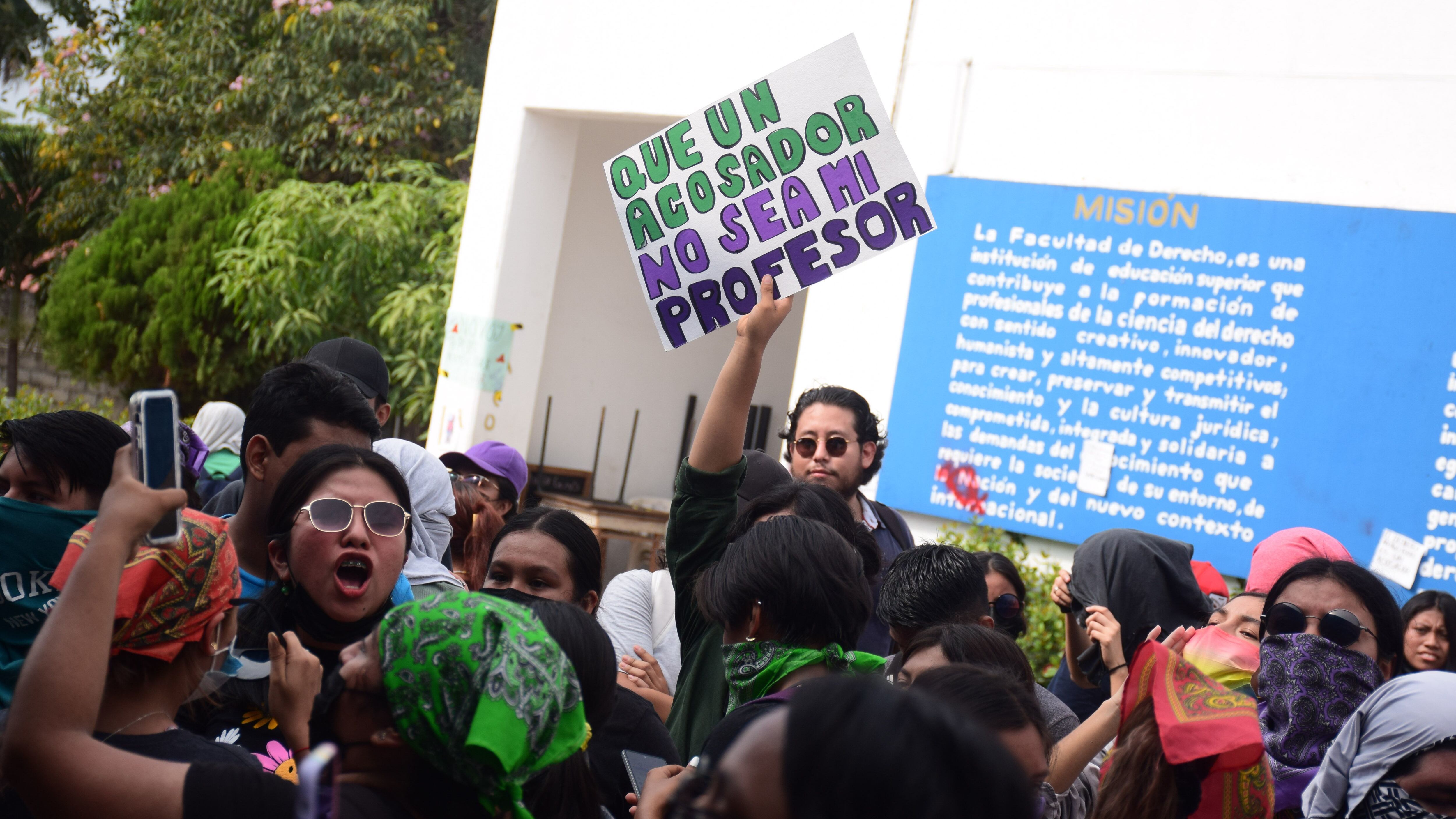 Estudiante presentó una denuncia contra quien fuera su profesor.