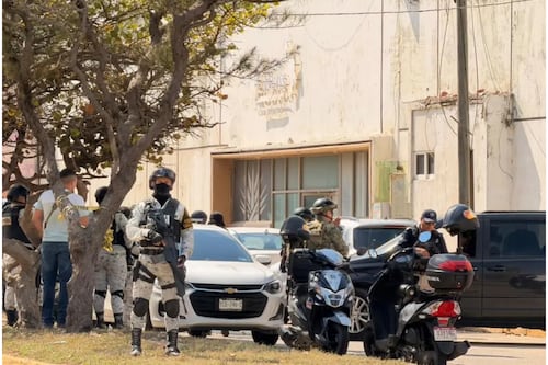 Comando armado irrumpe en oficinas de Coatzacoalcos y ejecuta a cinco personas