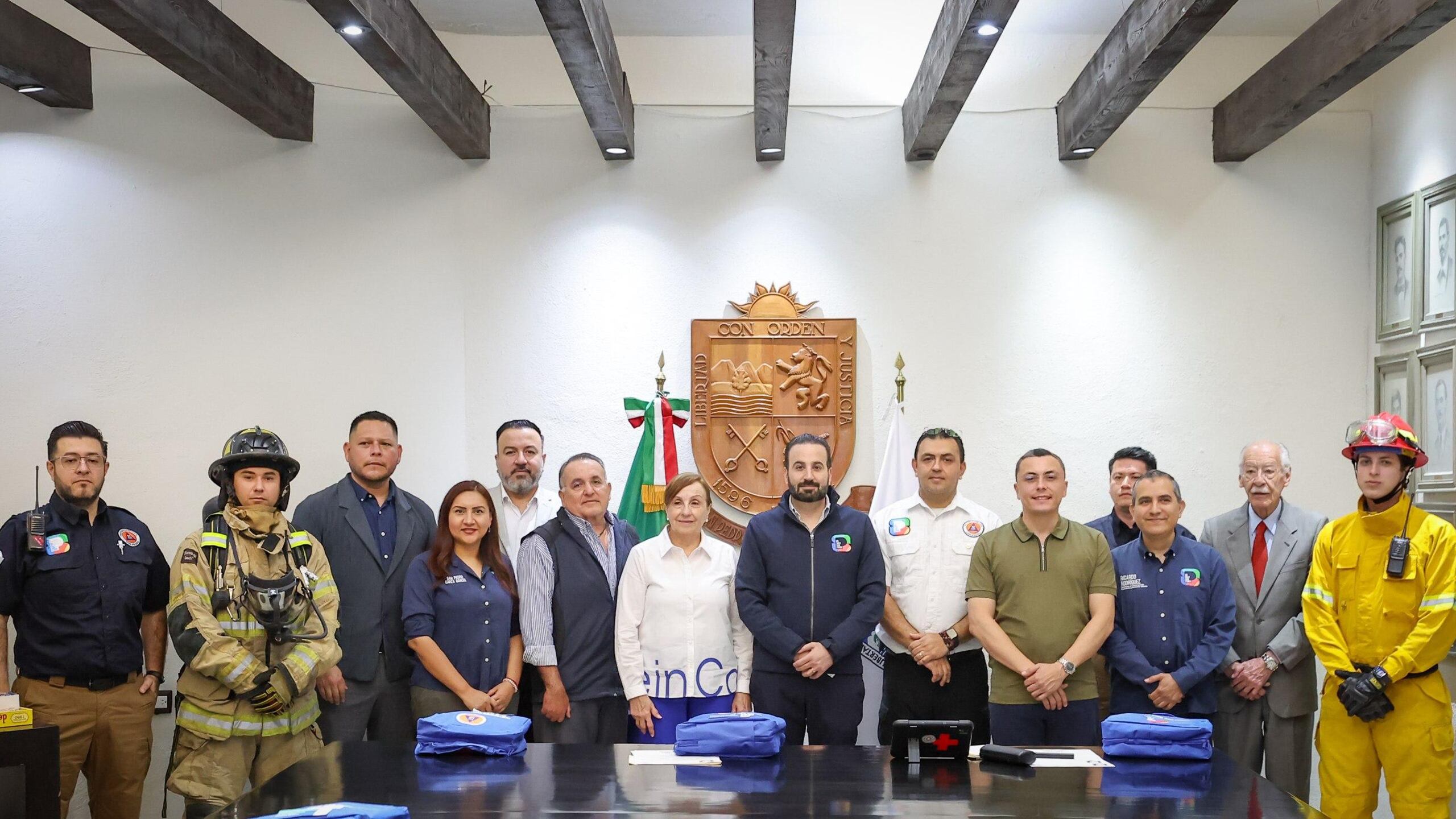 los elementos y voluntarios de Protección Civil se están capacitando constantemente para combatir incendios urbanos y forestales.
