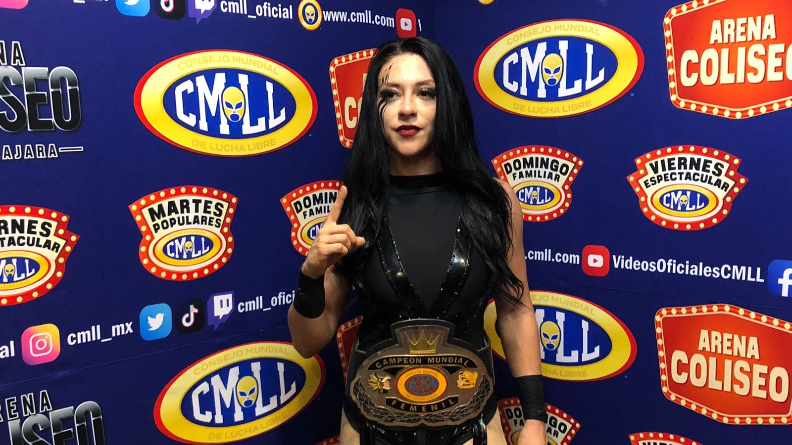 CMLL