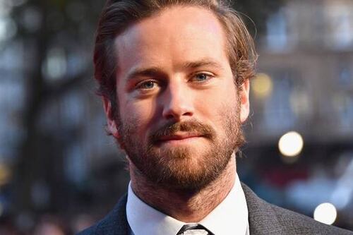Armie Hammer realiza su primera entrevista tras el escándalo de canibalismo
