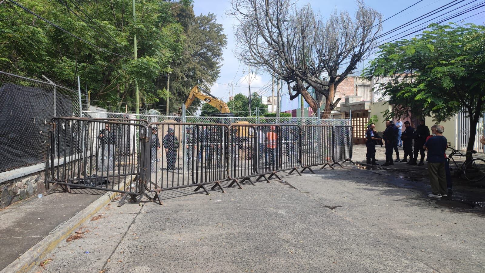 La suspensión obliga a frenar los trabajos de inmediato y no realizar la tala de más árboles dentro del parque.