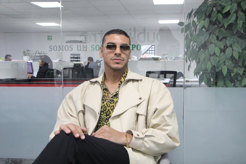 Manuel Medrano lanza ‘Superior’ y llega al Palacio de los Deportes por 10 Años de trayectoria