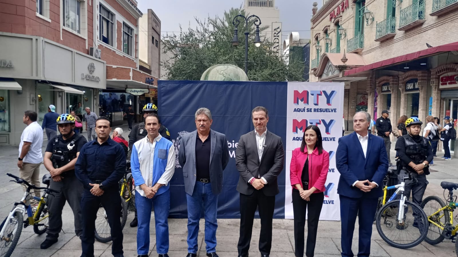 Adrián de la Garza encabezó el anuncio del operativo de seguridad del 15 al 18 de noviembre.