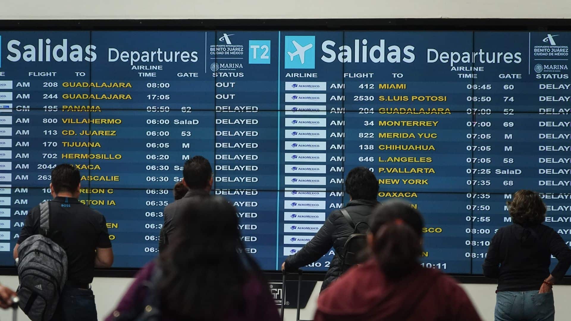 Se cancelaron vuelos en el AICM debido a la actividad volcánica del Popocatépetl (Cuartoscuro).