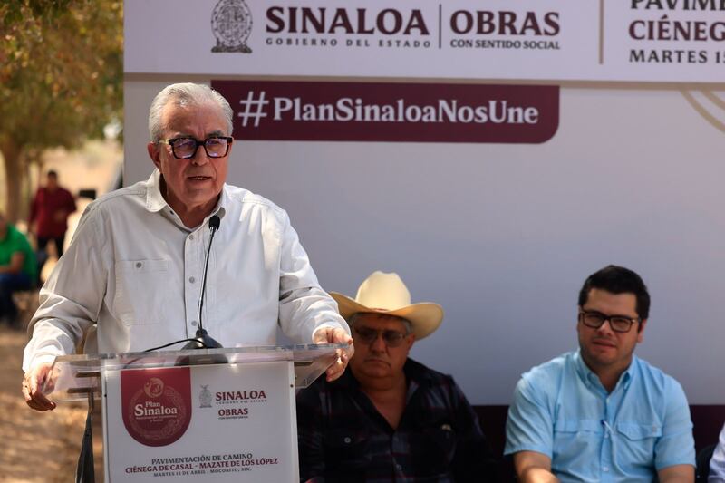 Rubén Rocha Moya inaugura carretera que conecta a dos comunidades en Mocorito, Sinaloa