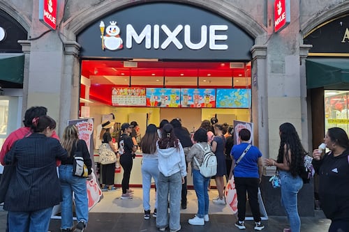 Fiebre por Mixue en el Centro Histórico: ¿Por qué hay filas kilométricas para un helado de 8 pesos?