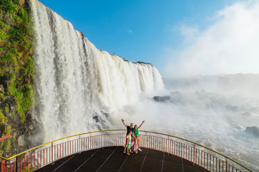 ¿Te gustaría conocer las Cataratas de Iguazú? Esta guía te dice cómo vivirlas al máximo