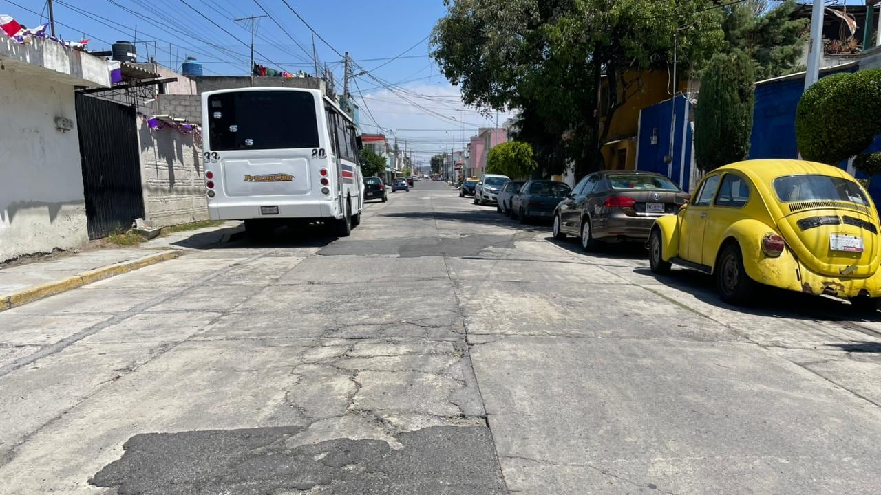 Por los cientos de baches en la capital del estado, algunos la comparan con la superficie lunar