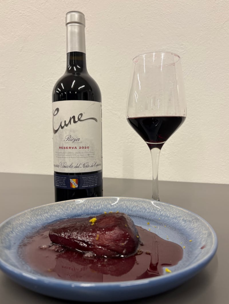 Con una curaduría gastronómica de Arturo López Gavito, CVNE propone una experiencia sensorial con etiquetas españolas para convertir el 10 de mayo en una celebración inolvidable