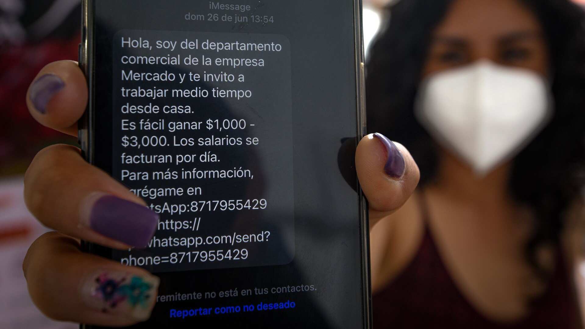 Las vacantes fraudulentas enganchan a sus víctimas con salarios de 900 a 13 mil pesos diarios, trabajo flexible o desde casa y condiciones de trabajo inmejorables.