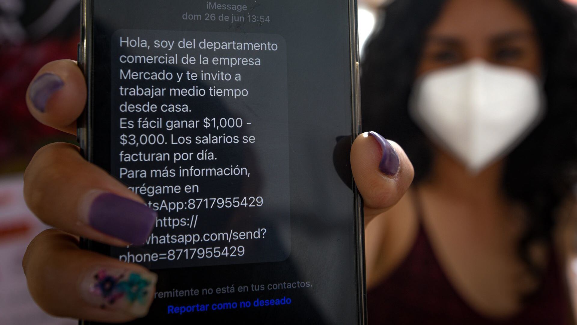 Las vacantes fraudulentas enganchan a sus víctimas con salarios de 900 a 13 mil pesos diarios, trabajo flexible o desde casa y condiciones de trabajo inmejorables.