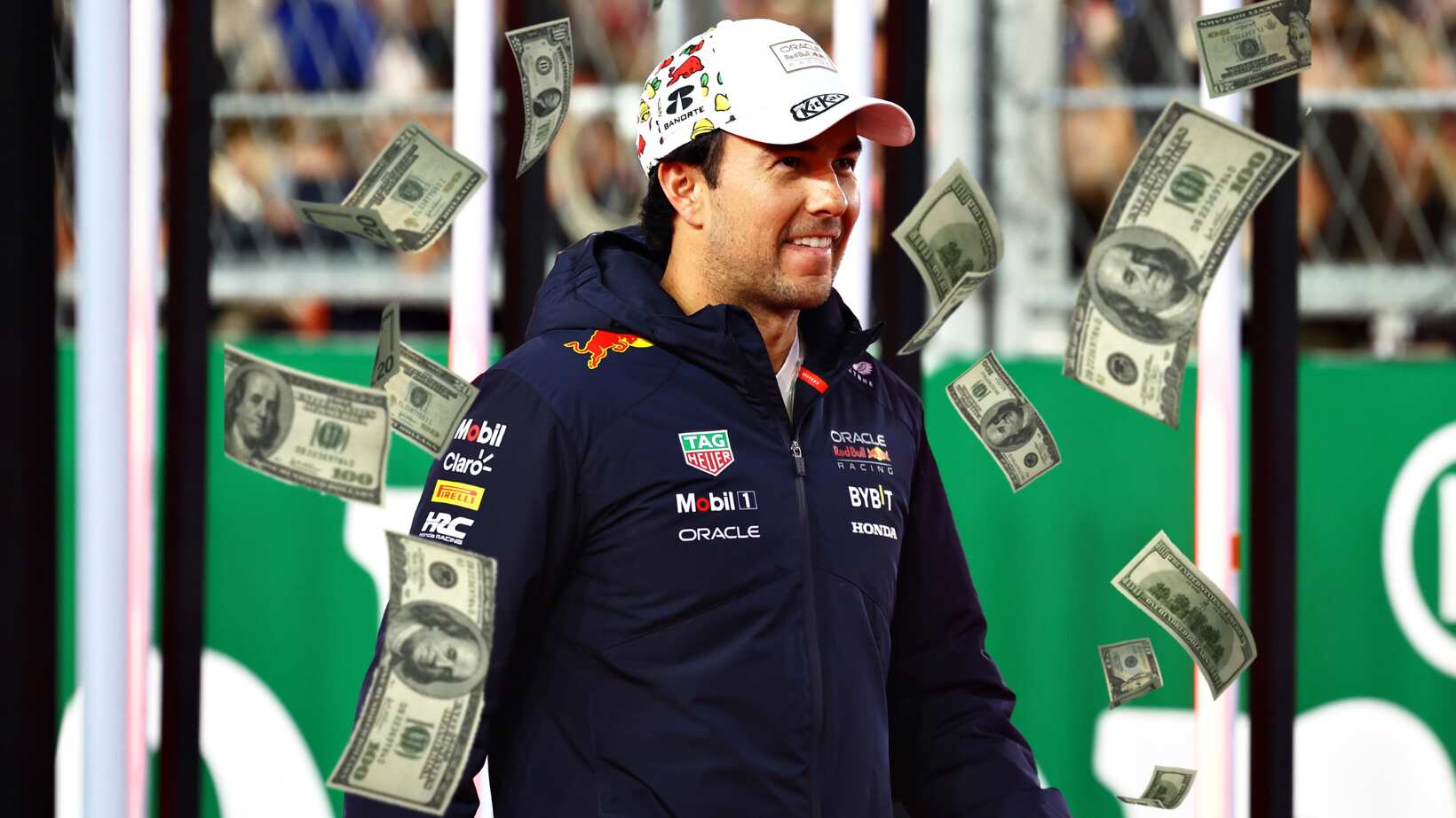 Checo Pérez cobraba más de 10 millones de dólares anuales con Red Bull.