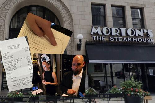 Tienen una cena de terror en Morton’s The Steakhouse Chicago por precios “camuflados” durante cena de Año Nuevo