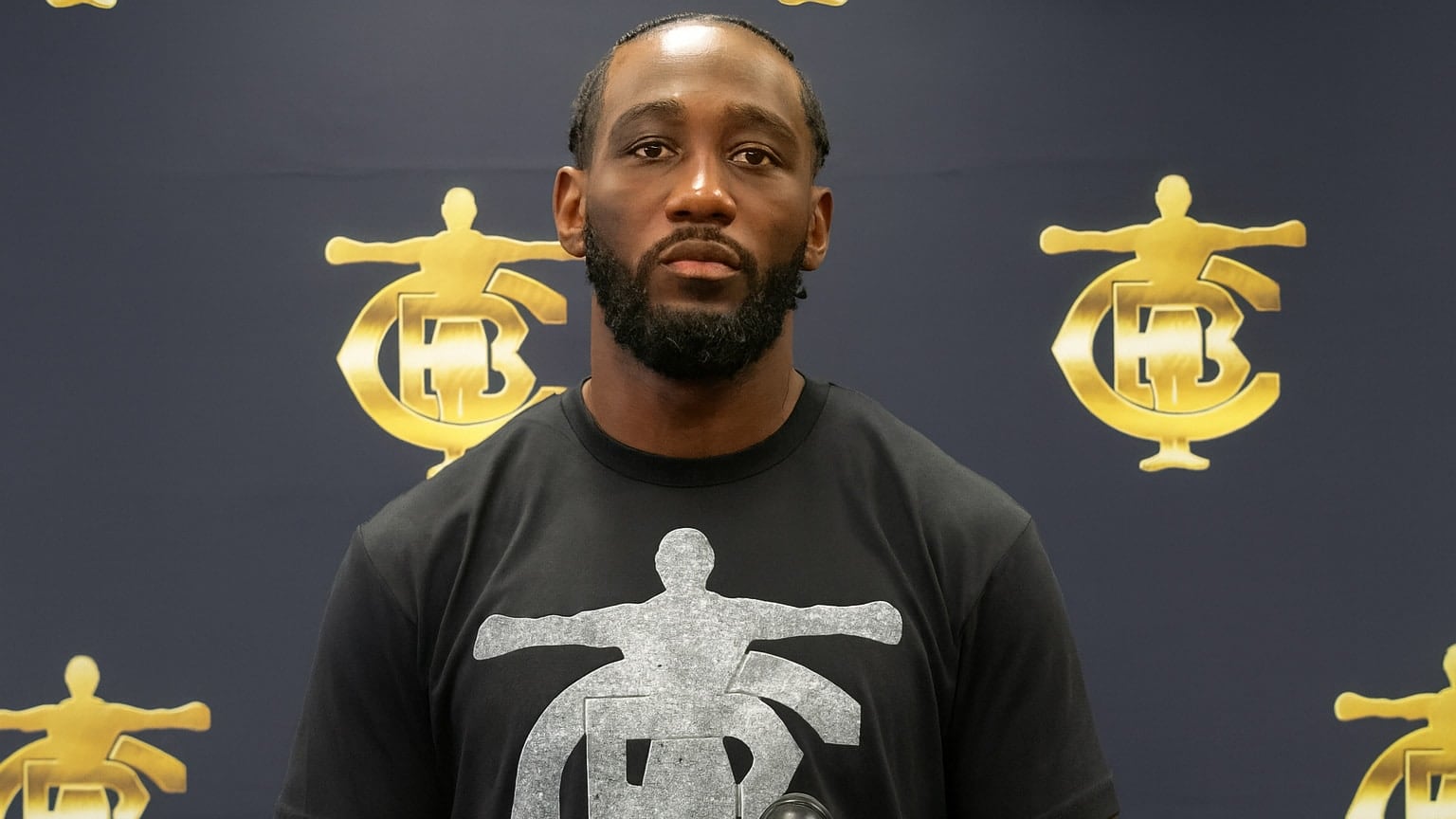 Boxeador profesional estadounidense. Actualmente ostenta el título de campeón mundial en la división de peso supermediano. (Foto: Redes sociales)