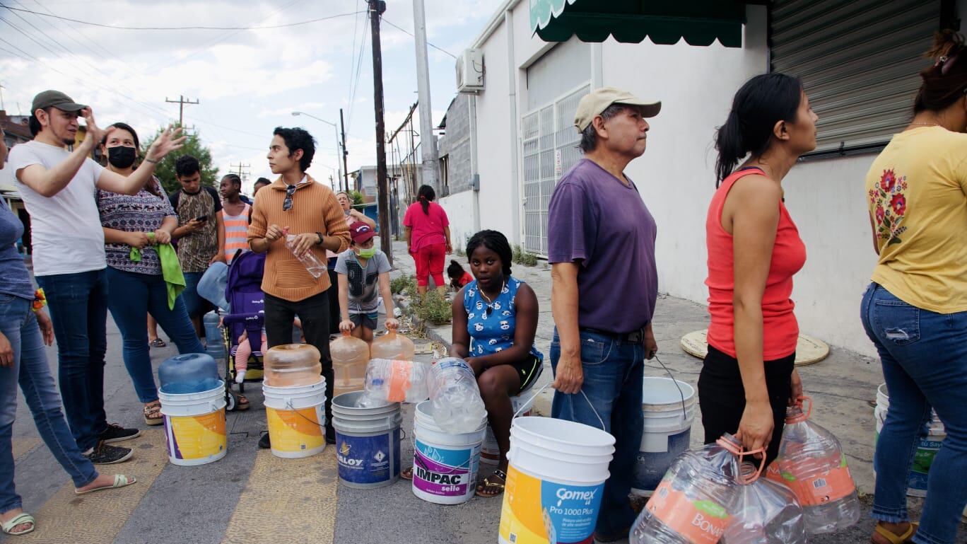 El desabasto es notable en zonas como García y Escobedo.