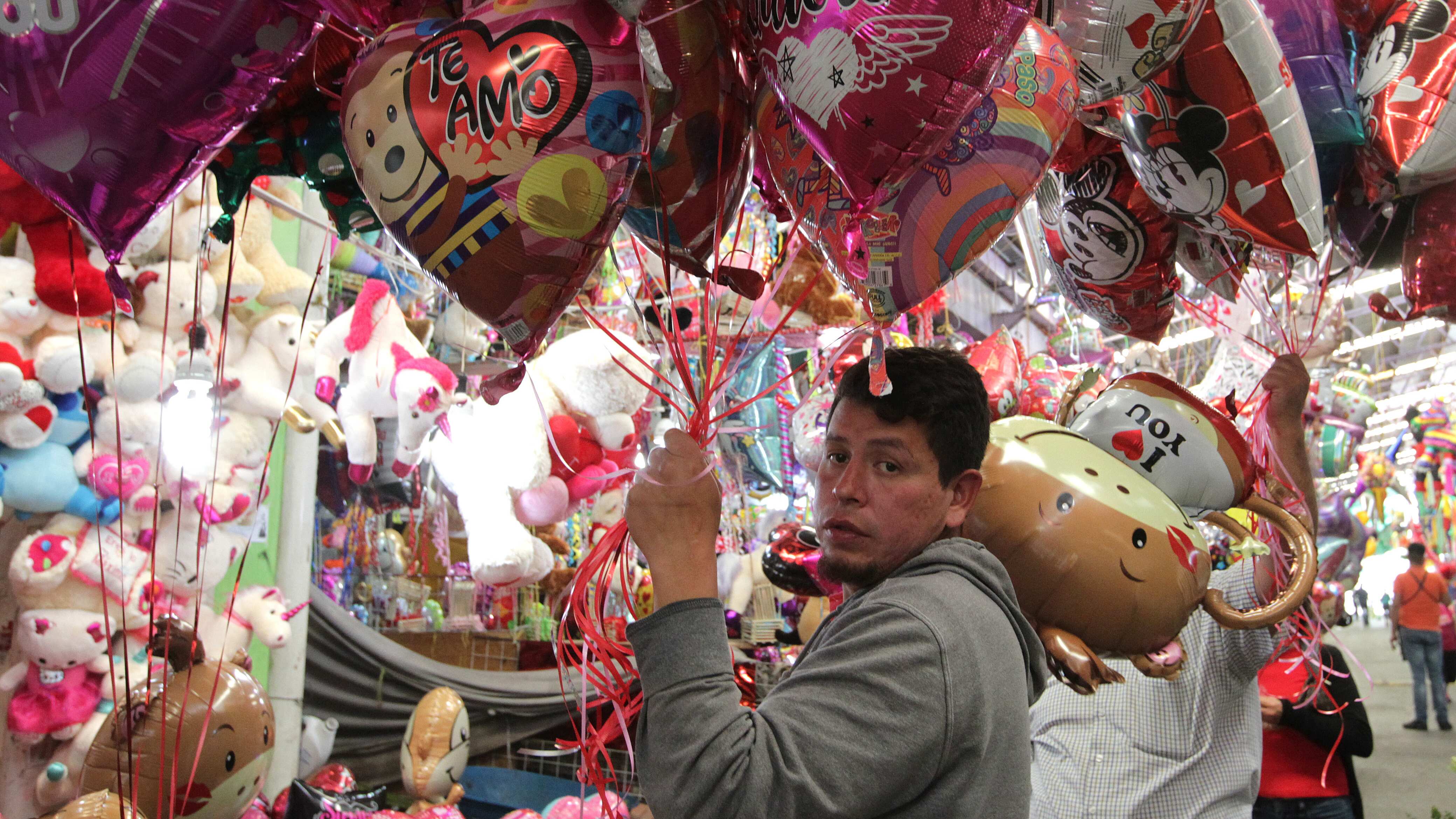 Bogotá Despierta: estas son las zonas de Bogotá donde podrá comprar su regalo en el Día de Amor y Amistad