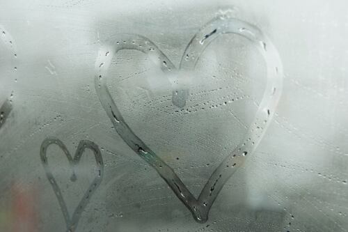 ¿Qué es ‘double date’ y por qué se volvió tan viral en redes sociales?