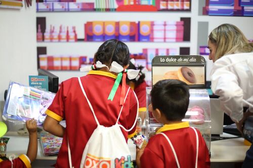 Inaugura Car Herrera OXXO Kids Querétaro