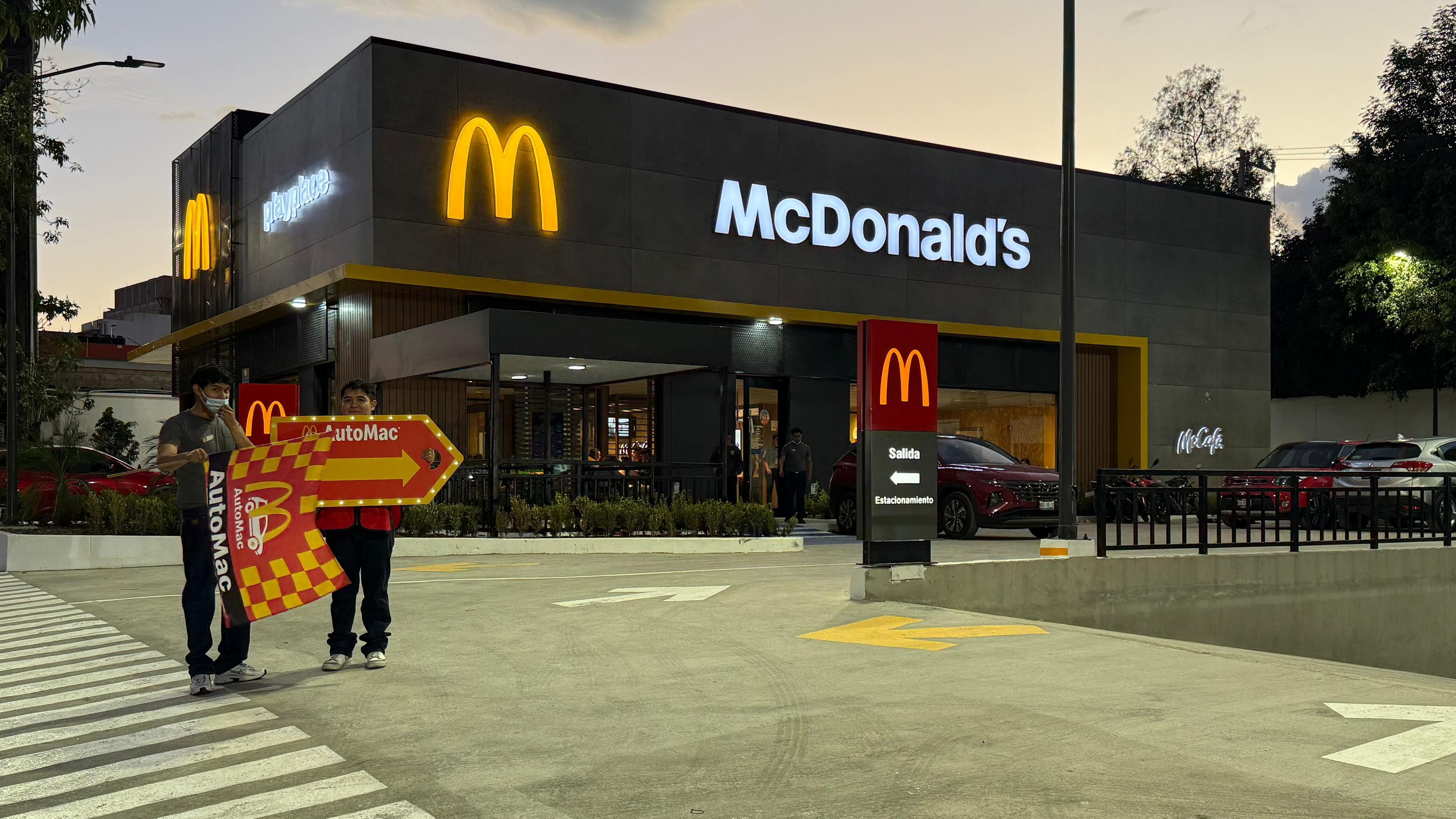 McDonal's, Nueva sucursal McDonal's, Sucursal McDonal's en Satélite, McDonal's 40 años