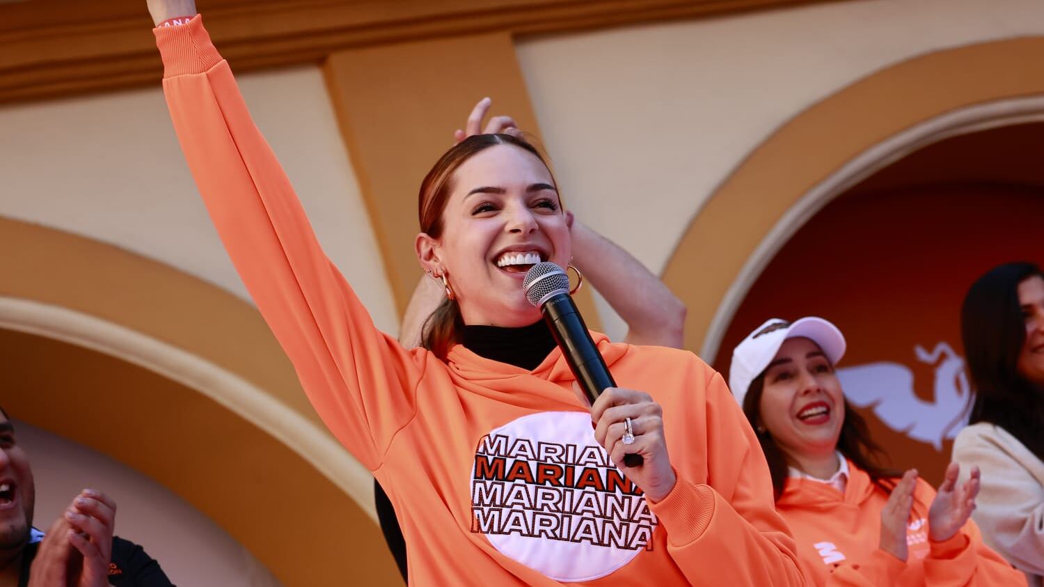 Mariana Rodríguez espera que su hija Mariel se sienta orgullosa por la decisión que tomó.