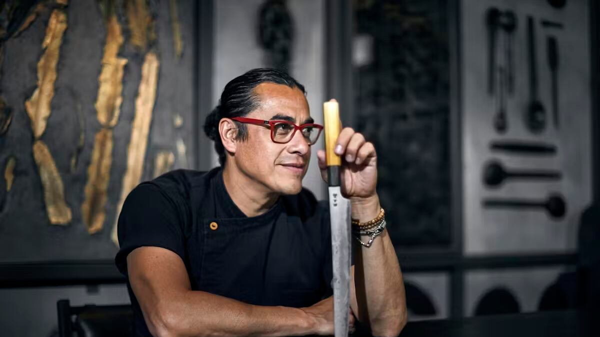 El chef estrella Michelin regresa a sus raíces para inaugurar su restaurante “Tete: comida del alma”