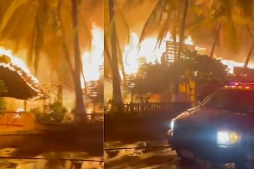 Video: Incendio arrasa zona turística de Oaxaca y deja al menos 20 restaurantes consumidos