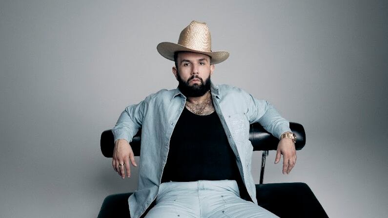 Carin León llega a Colombia con su presentación más grande en el Estadio El Campín