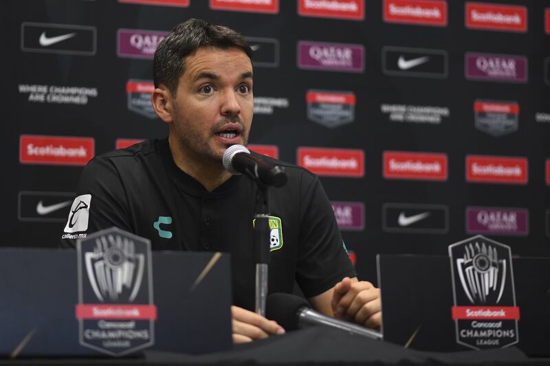 Larcamón quiere hacer historia con León.