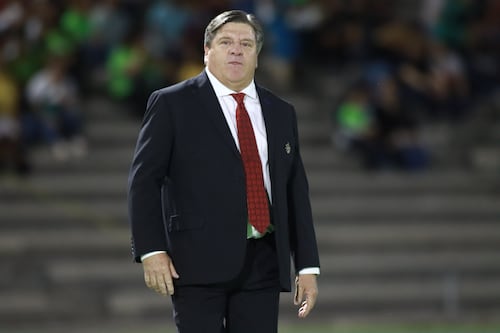 ¡No aprende! Miguel Herrera confronta a periodista, ¿está en riesgo su puesto en Costa Rica?
