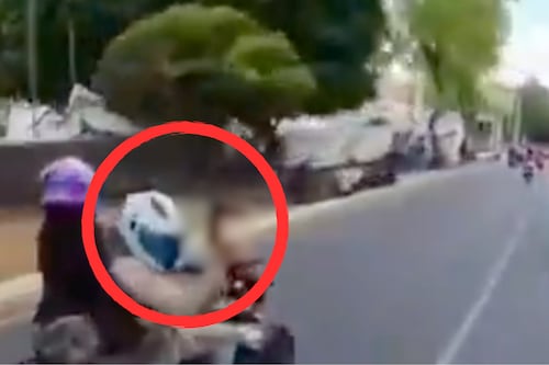 VIDEO: Motociclista dispara en Paseo de la Reforma frente a la FEMDO; SSC ya investiga