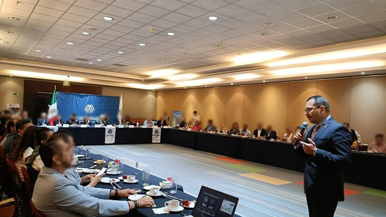 Autoridades estatales compartieron con integrantes de COPARMEX Irapuato-Salamanca herramientas para prevenir, identificar y denunciar casos de extorsión.