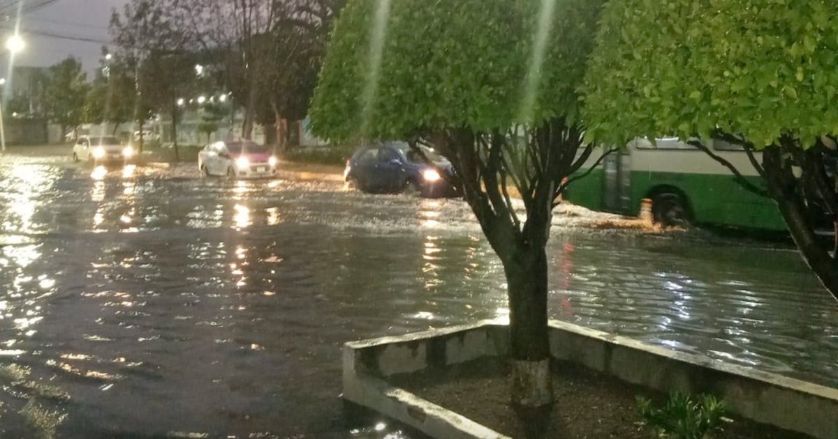Caos total! Inundaciones paralizan avenidas y suspenden líneas del Mexibús en Edomex