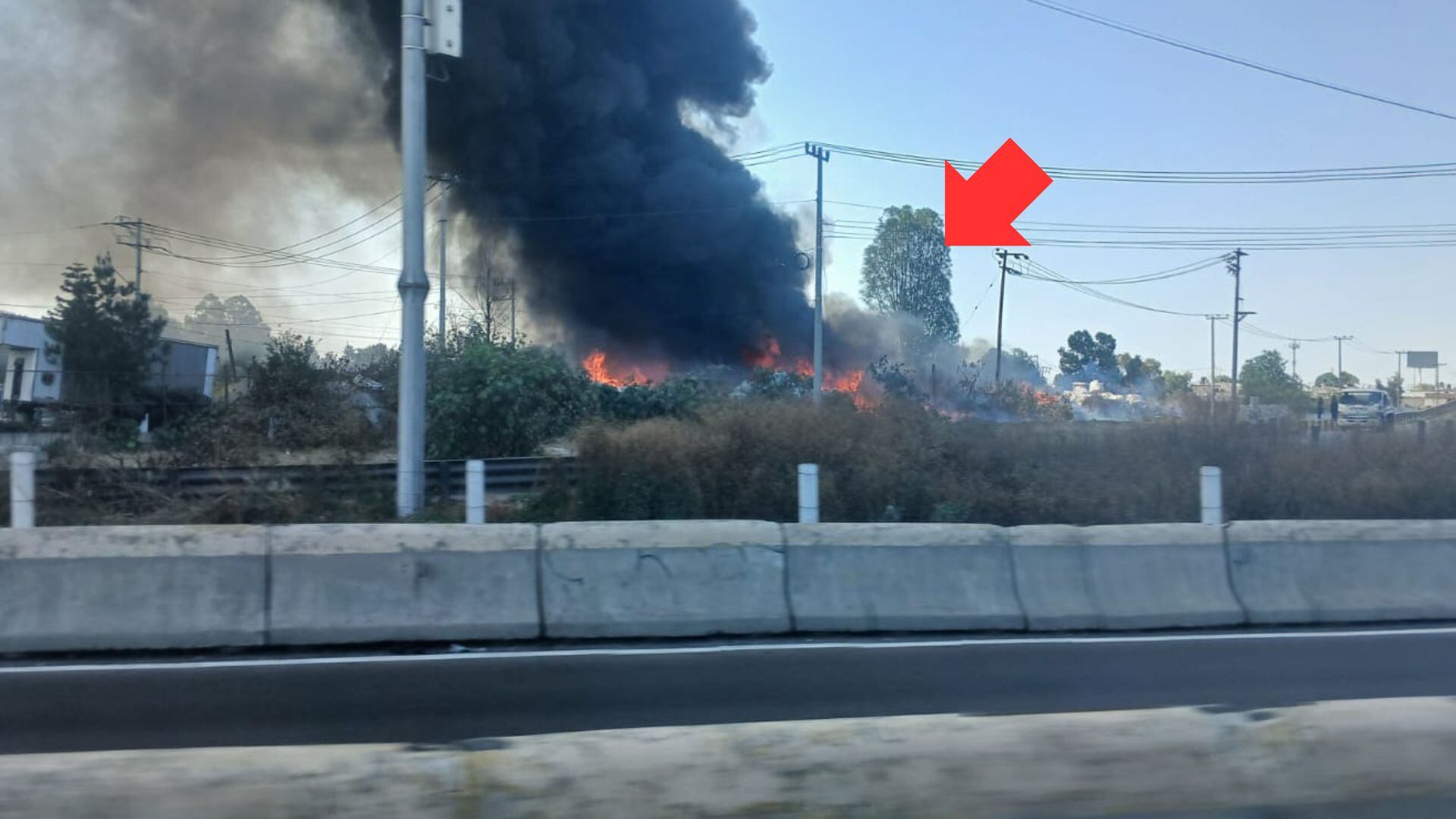 Incendio en Ecatepec: Qué se quemó cerca de la México-Pachuca el domingo 16 de marzo