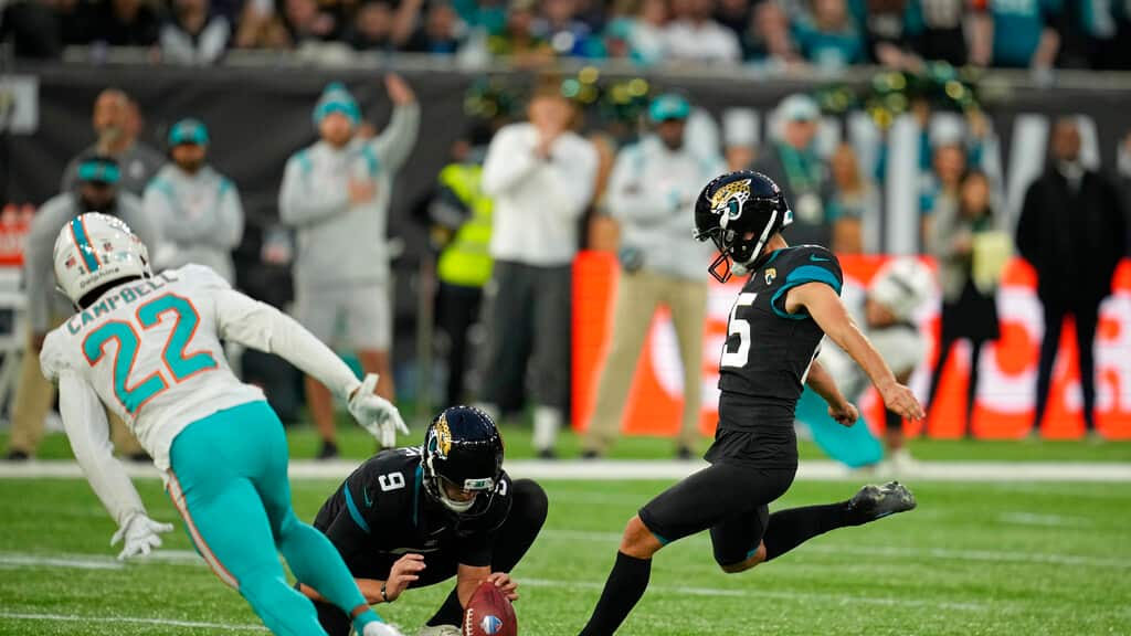 Los Dolphins perdieron su quinto partido seguido al caer con un gol de campo de último segundo ante los Jaguars de Jacksonville, en Londres