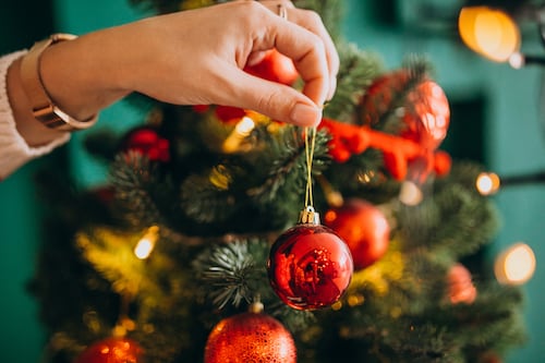 La felicidad en preventa: cómo la Navidad se volvió un anticipo