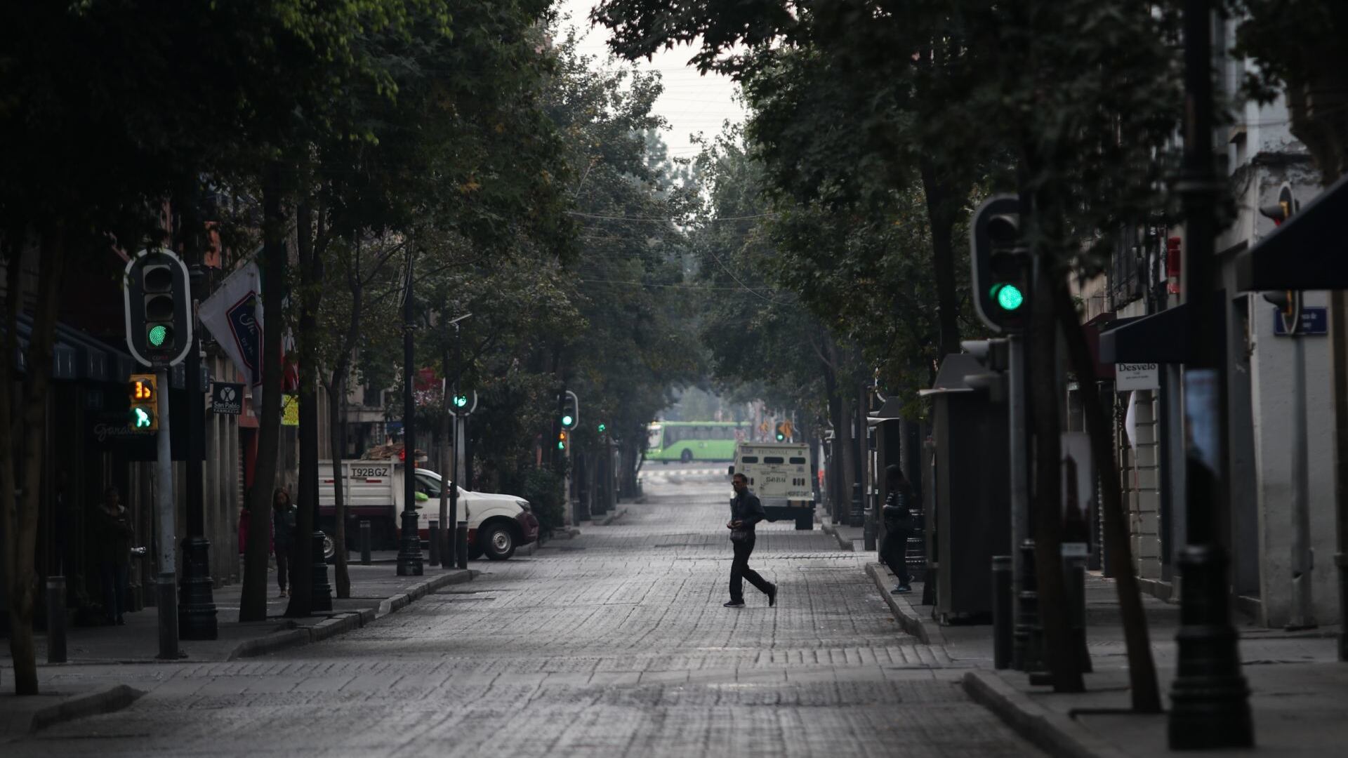 Calles de la CDMX lucen desiertas en Navidad del 2023