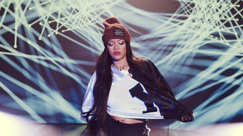 Rihanna lança coleção da Savage x Fenty inspirada no Super Bowl
Foto: @savagexfenty