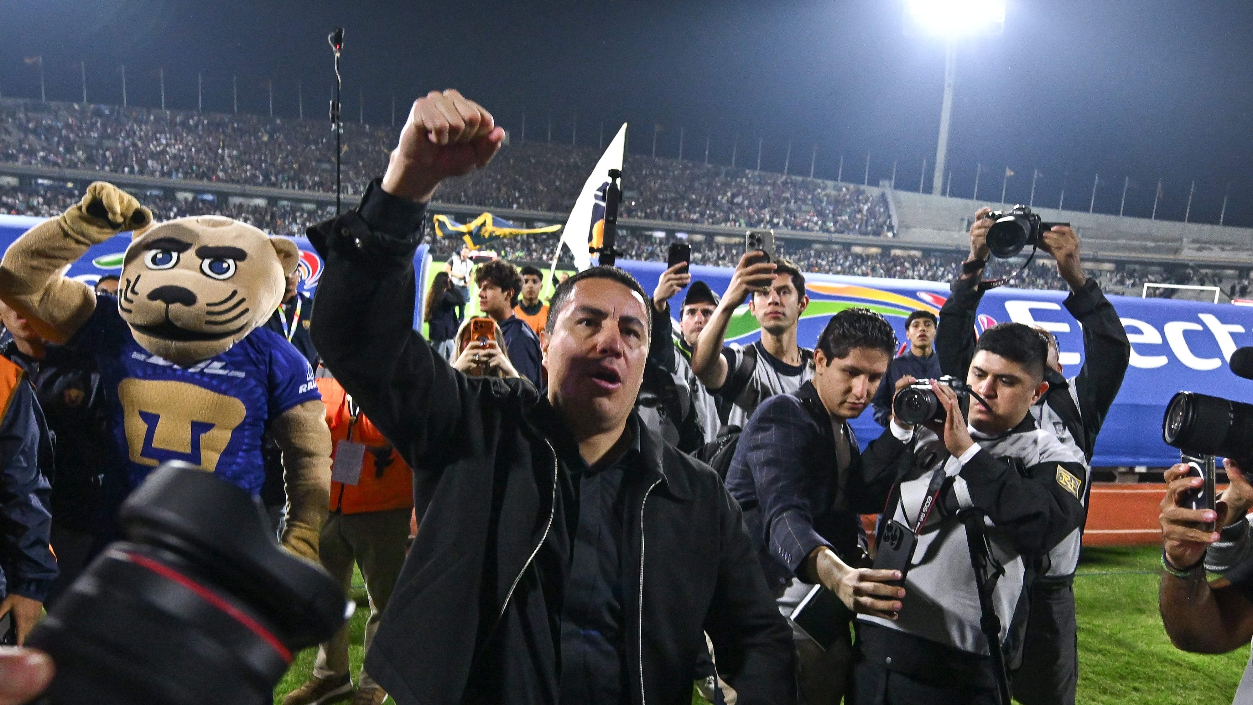 Efraín Juárez clasificó a Pumas a la final.