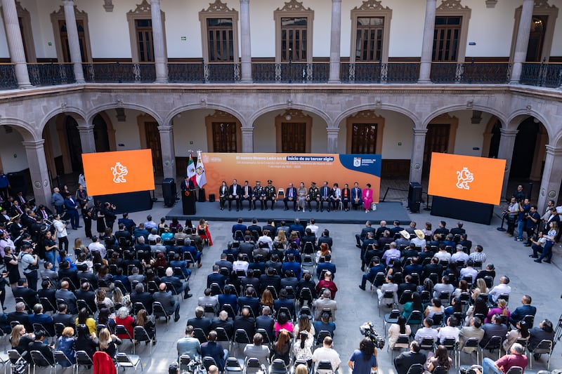 Los retos que el Estado ha pasado no son los mismos de hace 200 años, indicó García.