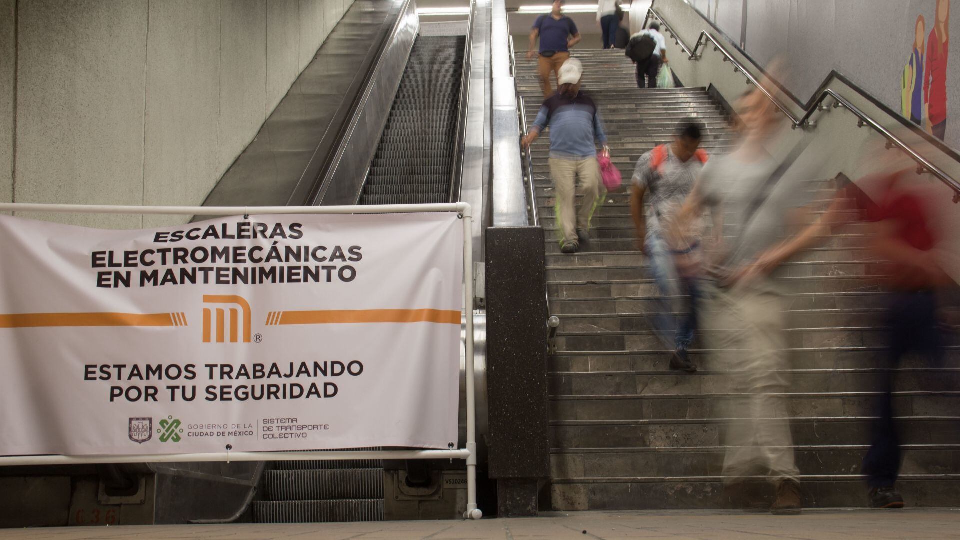 Escaleras elctromecánicas del Metro.
