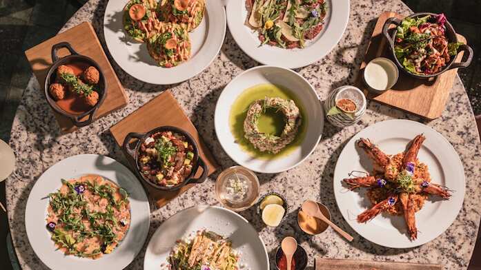 El chef Juan Arroyo del restaurante Carajillo lanza una propuesta gastronómica que combina sabor casero y alta cocina, ideal para quienes salen a comer entre semana