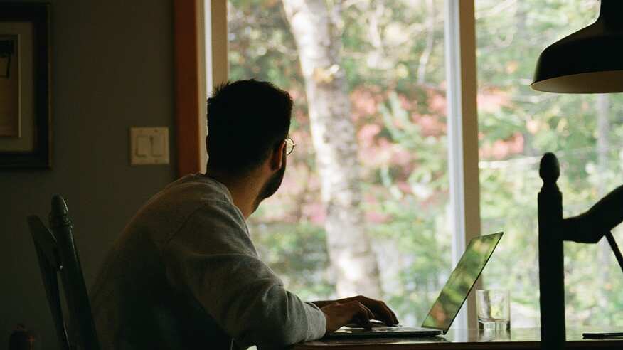 Austria analiza confinamiento obligatorio para no vacunados