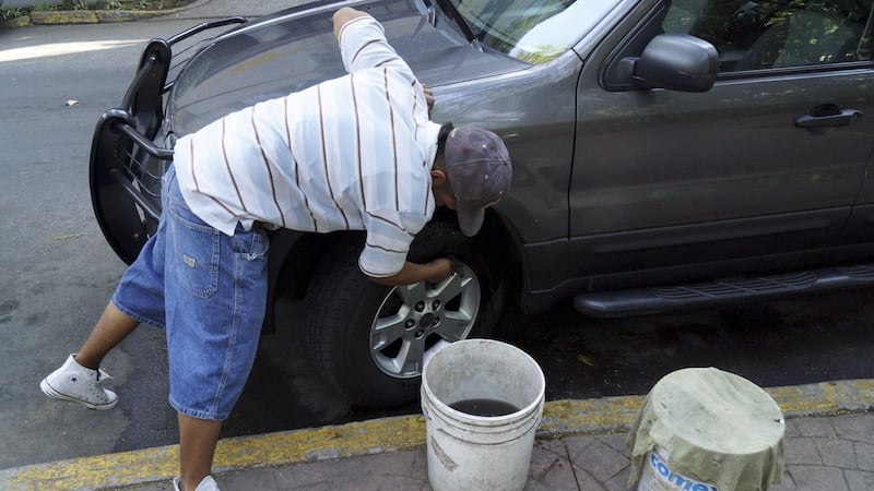 Guerra contra ‘viene viene’ en CDMX: van casi 3 mil detenidos tras reforma anti franeleros