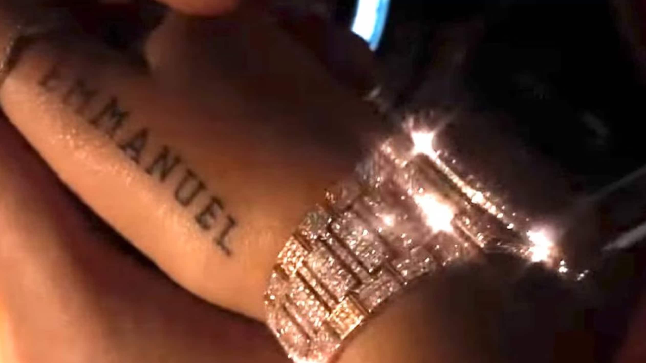 Así lucía el tatuaje de Karol G.