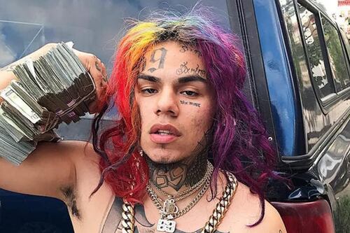 6ix9ine es condenado a pagar 9.8 millones de dólares por agredir a una bailarina